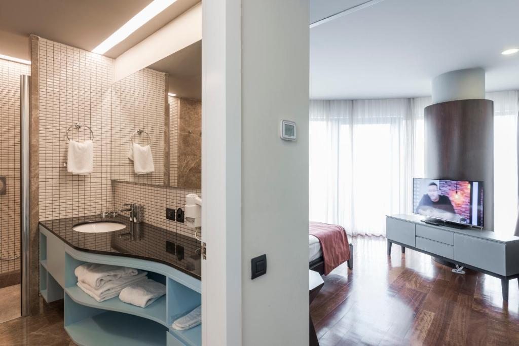 Апартаменты (Семейные апартаменты с 4 спальнями и кухней - 9 человек), Terrace Suites Istanbul