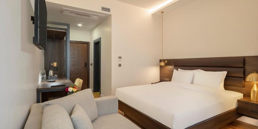 Двухместный (Улучшенный номер с кроватью размера «king-size») отеля The Rooms Nisantasi, Стамбул