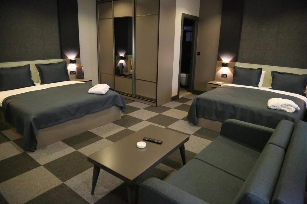 Семейный (Deluxe King Room with Two King Beds - Smoking), Tryp By Wyndham Istanbul Sancaktepe