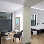 Сьюит (Полулюкс First Class), YOTEL Istanbul Airport (Landside)