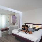 Двухместный (Номер «Премиум Плюс» с кроватью размера «king-size»), YOTEL Istanbul Airport (Landside)