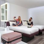 Двухместный (Двухместный номер Делюкс с 2 отдельными кроватями), YOTELAIR Istanbul Airport (Airside)