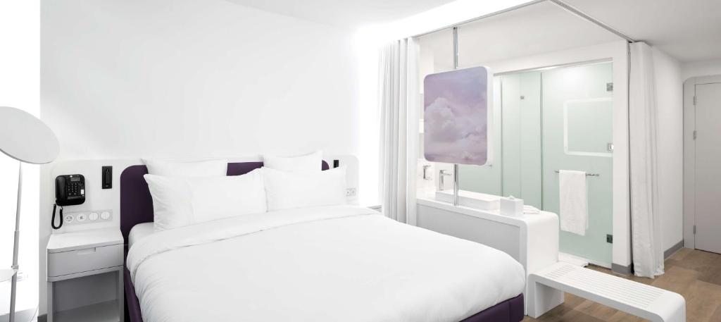 Yotel в аэропорту стамбула. YOTEL Air Стамбул. YOTELAIR Istanbul Airport (Airside). Капсульный отель в аэропорту Стамбула. Фото YOTEL Istanbul Airport Landside, City entrance.