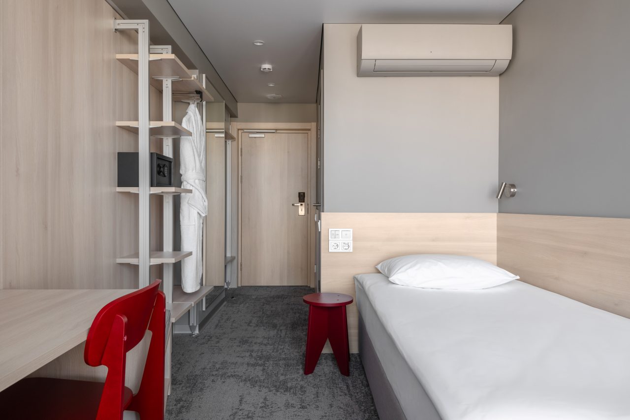 Одноместный (Стандарт улучшенный с односпальной кроватью), Маринс Парк Отель Екатеринбург