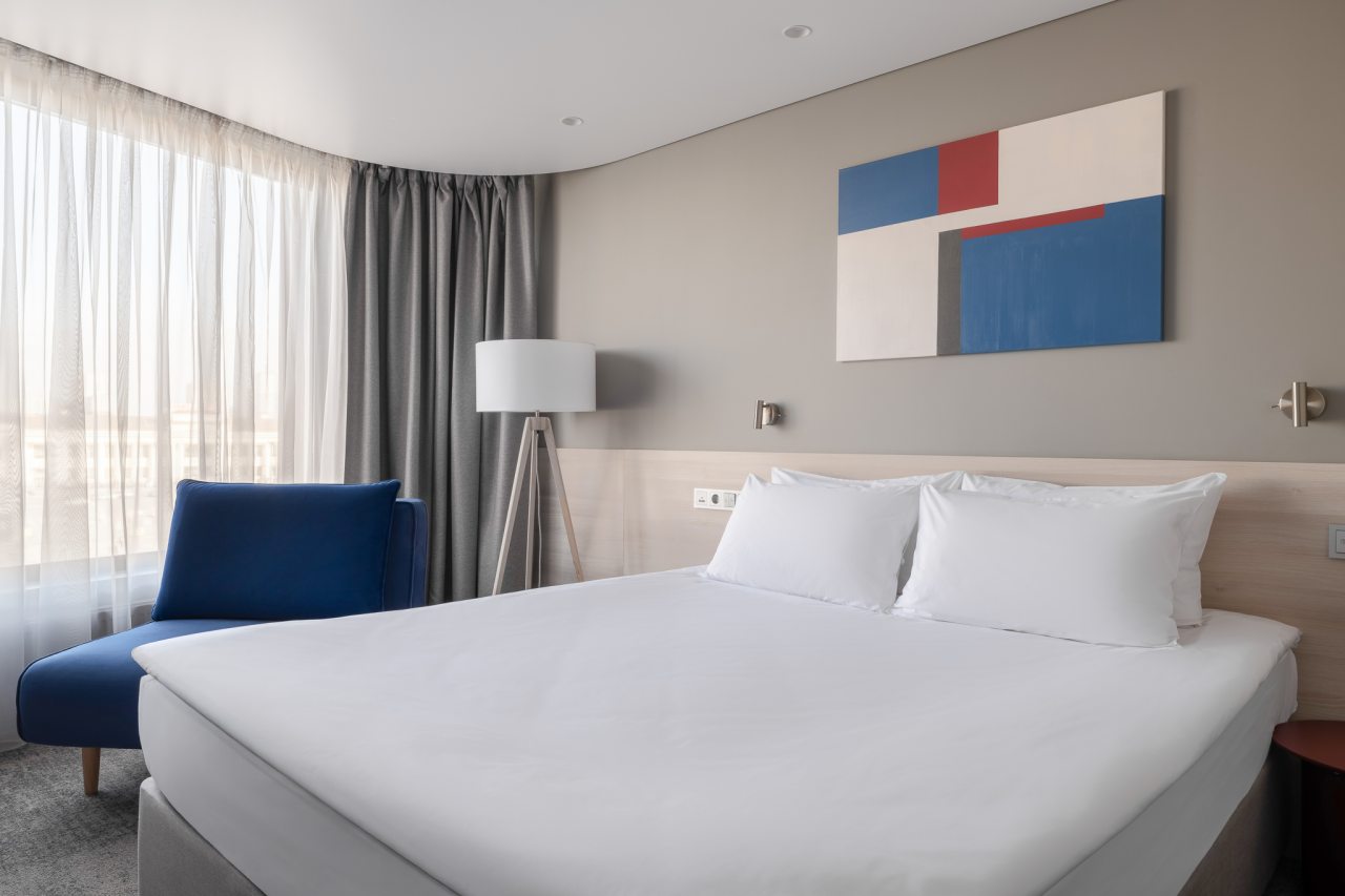 Двухместный (Стандарт улучшенный с двуспальной кроватью и креслом), Маринс Парк Отель Екатеринбург