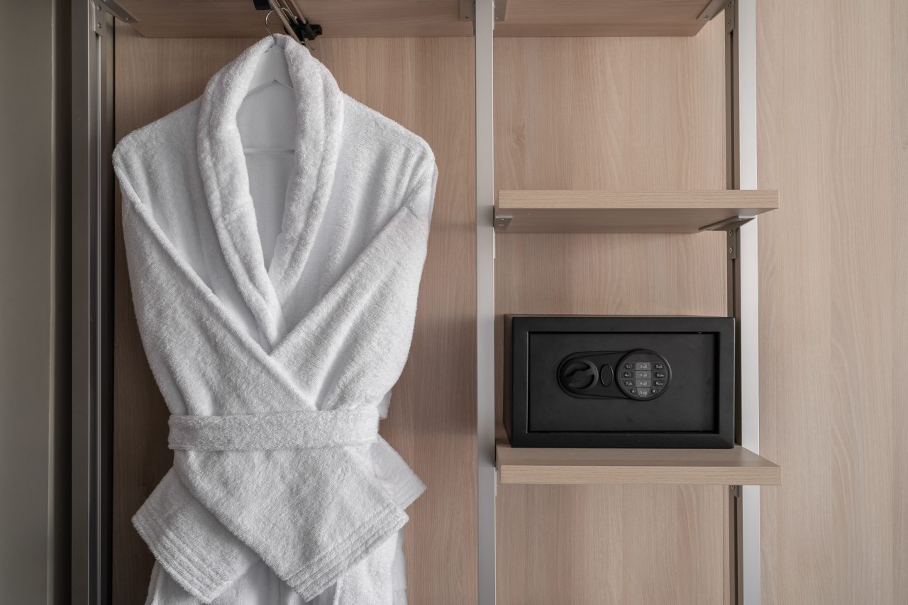 Двухместный (Стандарт улучшенный с двуспальной кроватью и креслом), Маринс Парк Отель Екатеринбург