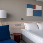 Двухместный (Стандарт улучшенный с двуспальной кроватью и креслом), Маринс Парк Отель Екатеринбург