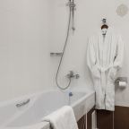 Трёхместный и более (Стандартный номер с 2 раздельными кроватями и доп. местом), Отель Маск