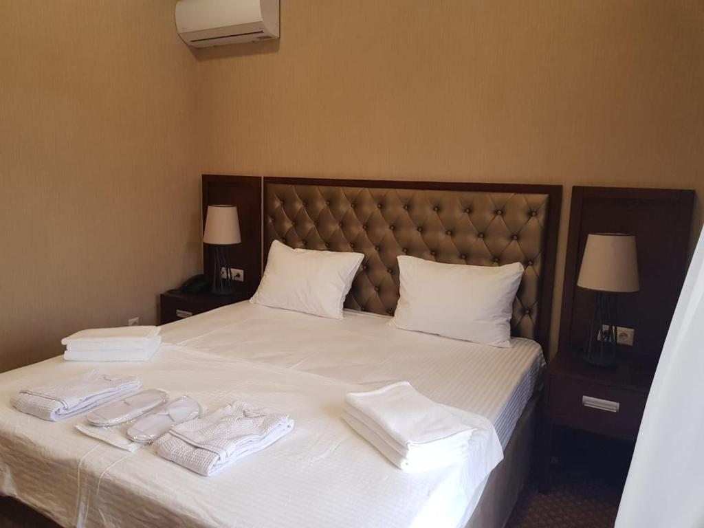 Двухместный (Двухместный номер с 1 кроватью и балконом) отеля AinLan, Сухум