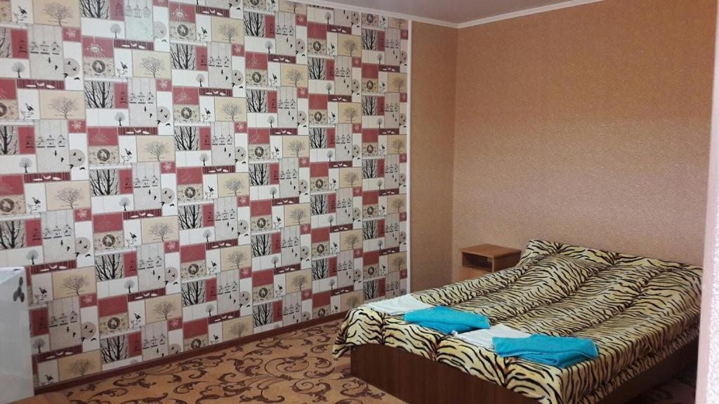 Четырехместный (Стандартный четырехместный номер) отеля Mini-hotel Abkhazskiy Dvorik, Цандрипш