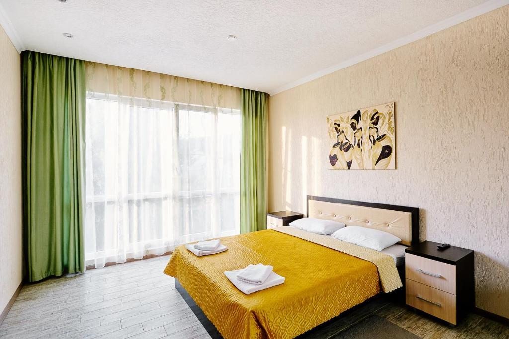 Сьюит (Номер-студия Делюкс с кроватью размера «king-size») отеля Гостиница Солнце Абхазии, Пицунда