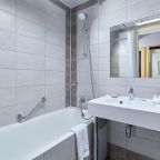 Двухместный (ПЕРВЫЙ КЛАСС КОРПУС ДЕЛЬТА 4* - ШИРОКАЯ КРОВАТЬ, кондиционер), Гостиница Измайлово Гамма - Твой Отель
