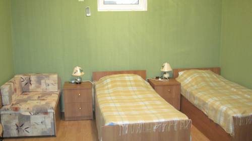 Двухместный (Стандартный двухместный номер с 2 отдельными кроватями) гостевого дома Маризель, Севастополь