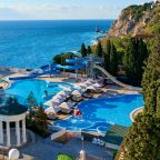 Открытый плавательный бассейн, Гостиница Palmira Palace