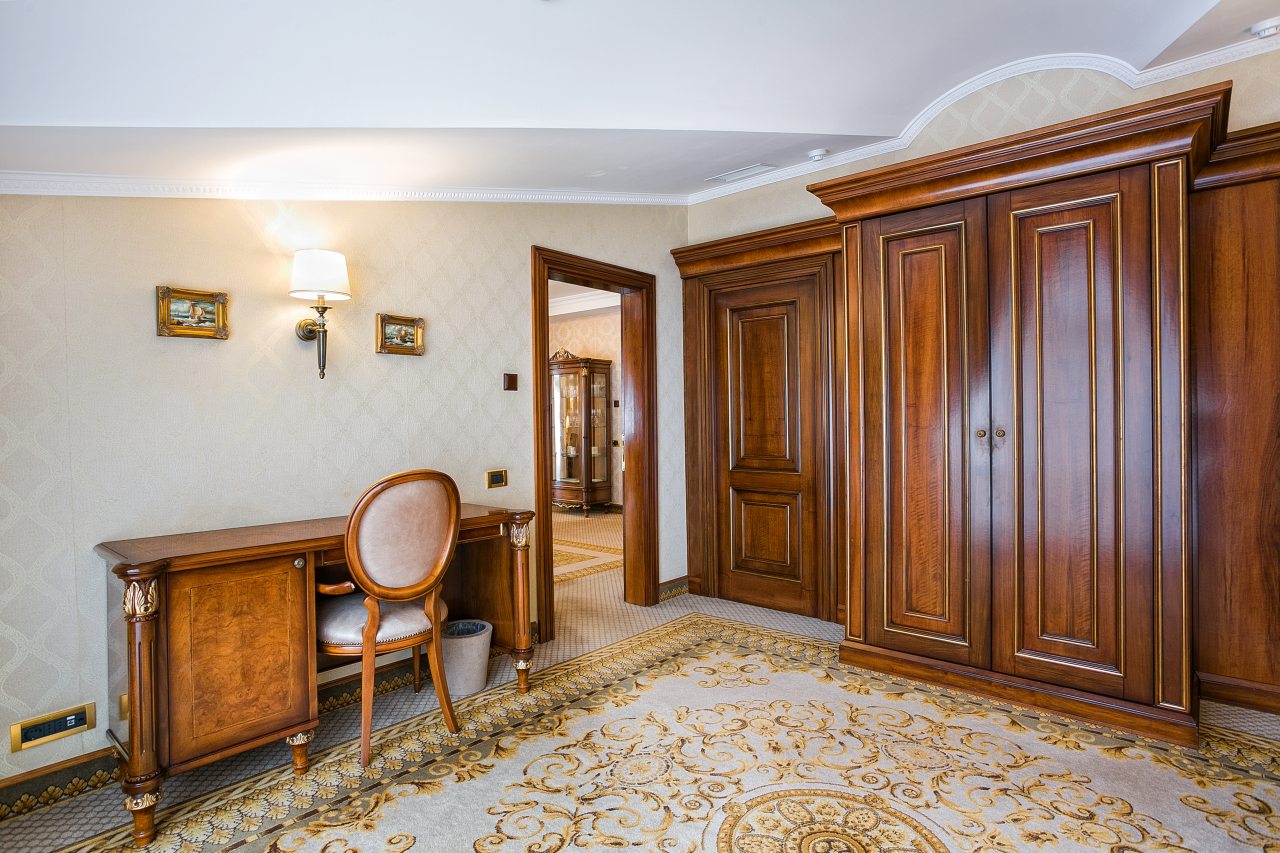 Апартаменты (Милан), Гостиница Palmira Palace