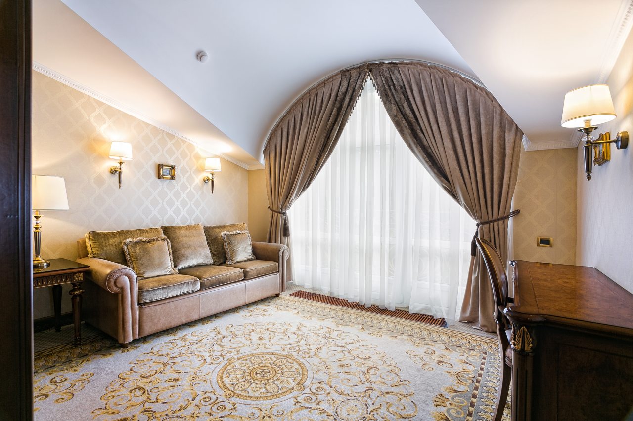 Апартаменты (Милан), Гостиница Palmira Palace