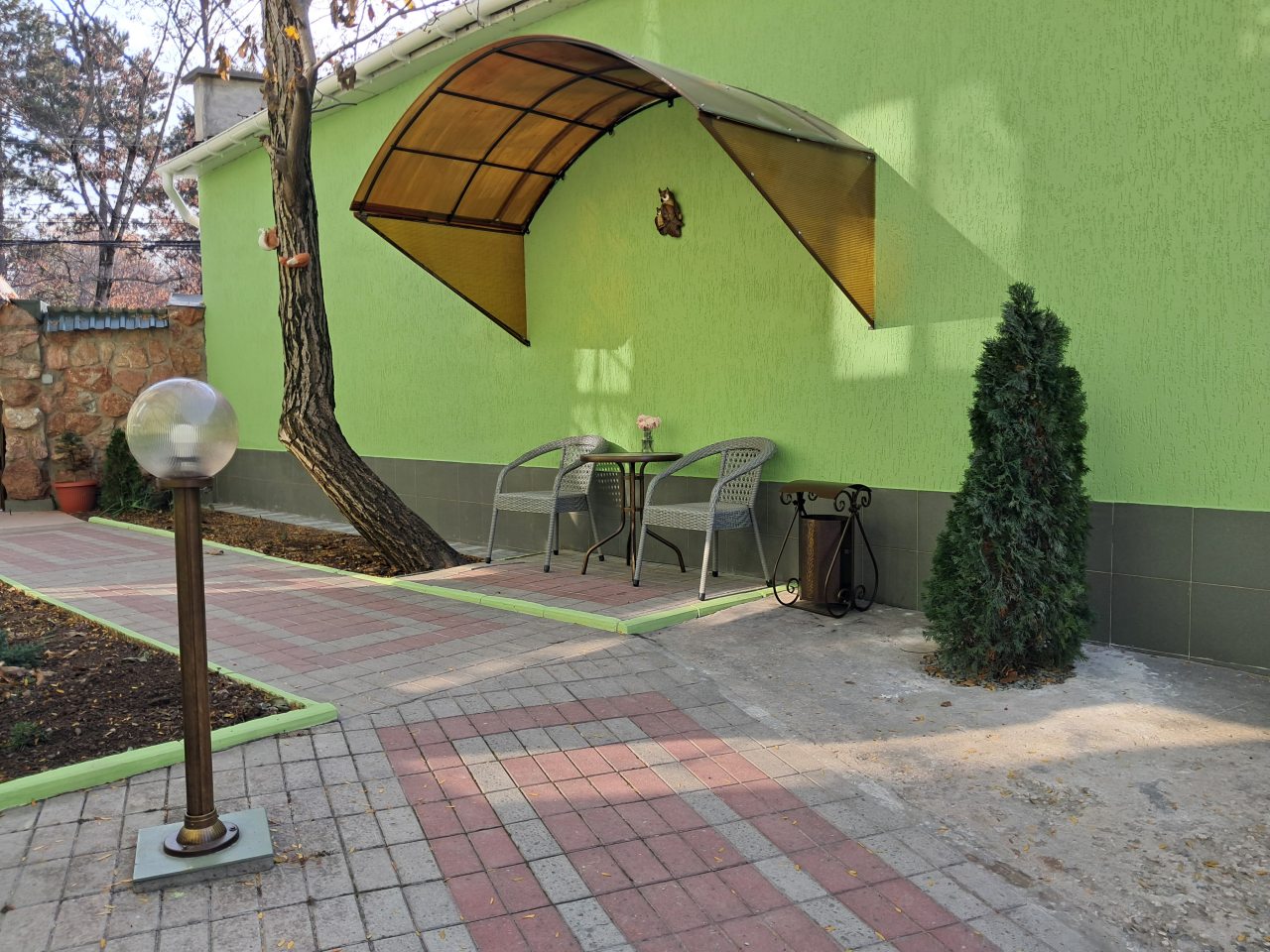 Парковка, Жанэ Отель