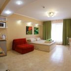 Трехместный (Комната трехместная), Меблированные комнаты На Горького