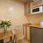 Трехместный (Комната трехместная), Меблированные комнаты На Горького