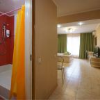 Трехместный (Комната трехместная), Меблированные комнаты На Горького