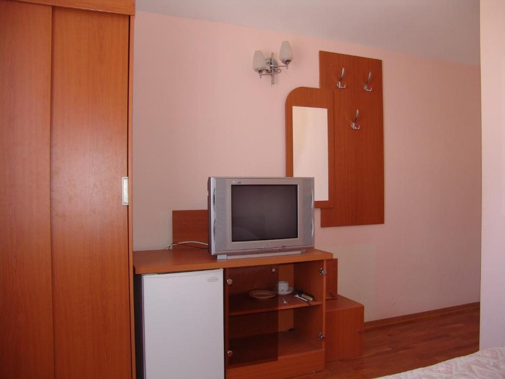 Двухместный (Стандартный двухместный номер с 2 отдельными кроватями) гостевого дома Черноморье, Анапа