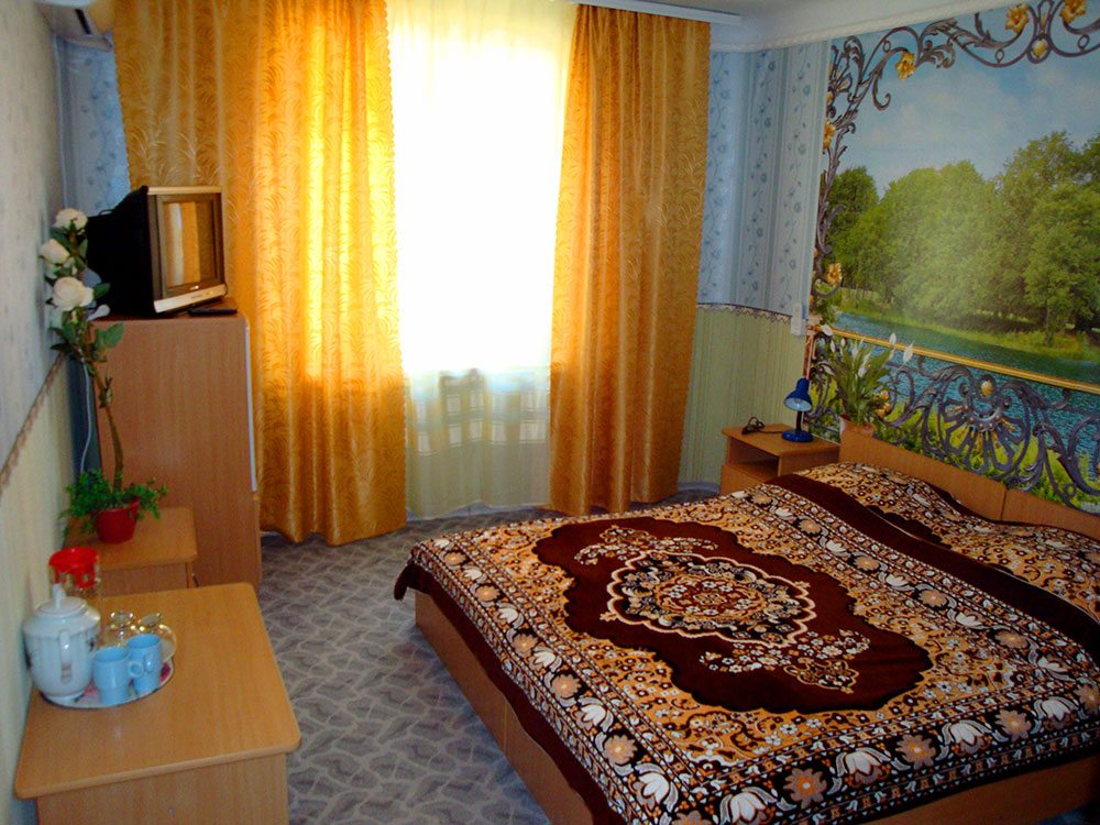 Двухместный (Комфорт) гостиницы Бриз, Щелкино, Крым
