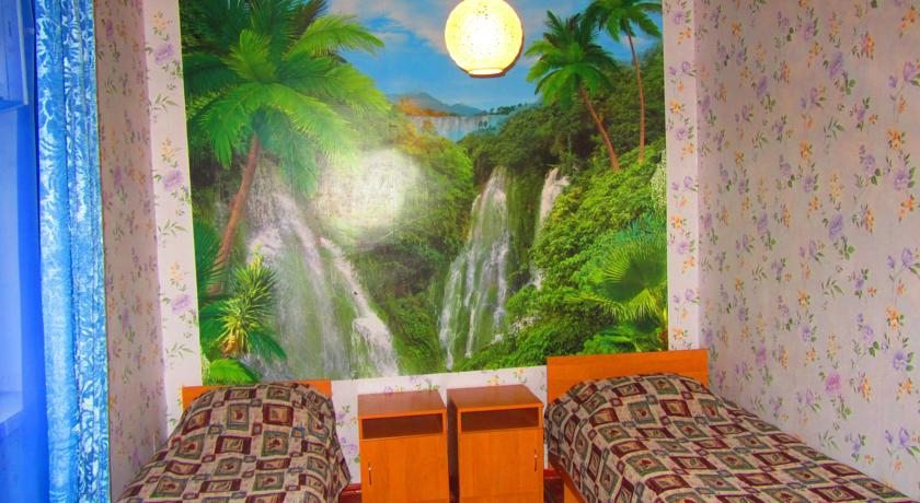 Коттедж (десятиместный) гостиницы Крымские Дачи, Щелкино, Крым