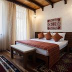 Люкс (Тематический номер "Нар"), Этно-отель Джеваль