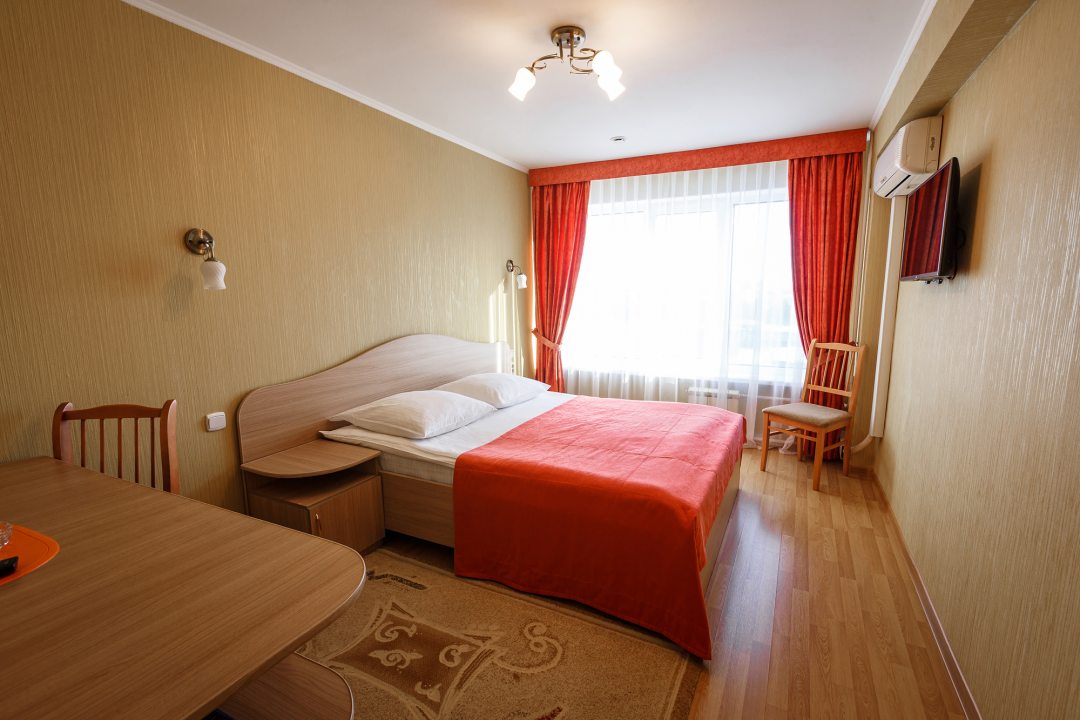 Двухместный (Одноместный первой категории с двуспальной кроватью) гостиницы Зея, Благовещенск (Амурская область)
