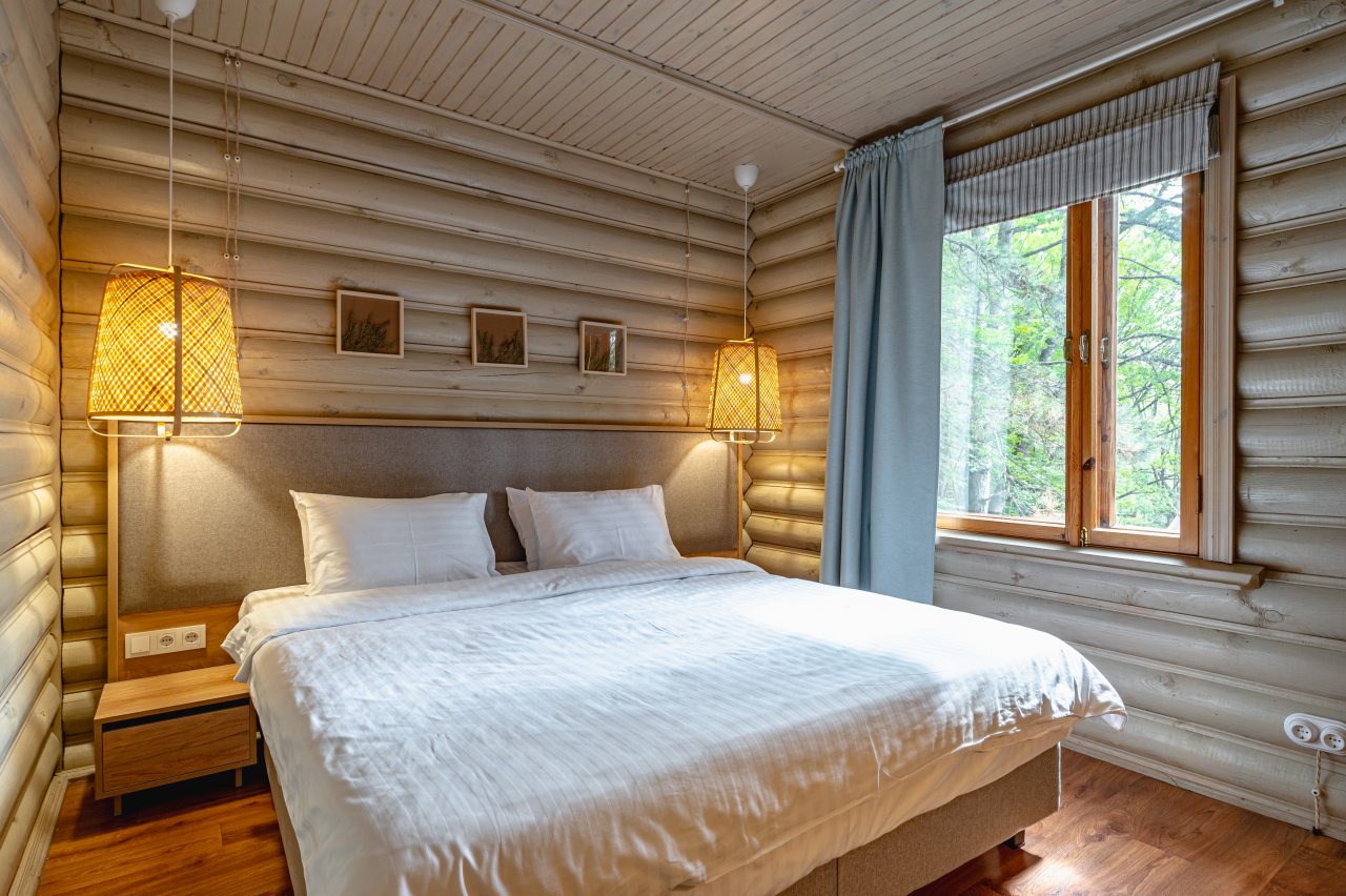 Двухместный (Двухкомнатный коттедж с одной спальней) эко-отеля Поляна Сказок, Ялта