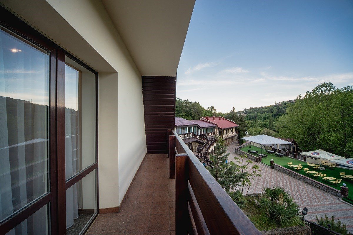 Трёхместный и более (Люкс), Эко-отель Поляна Сказок