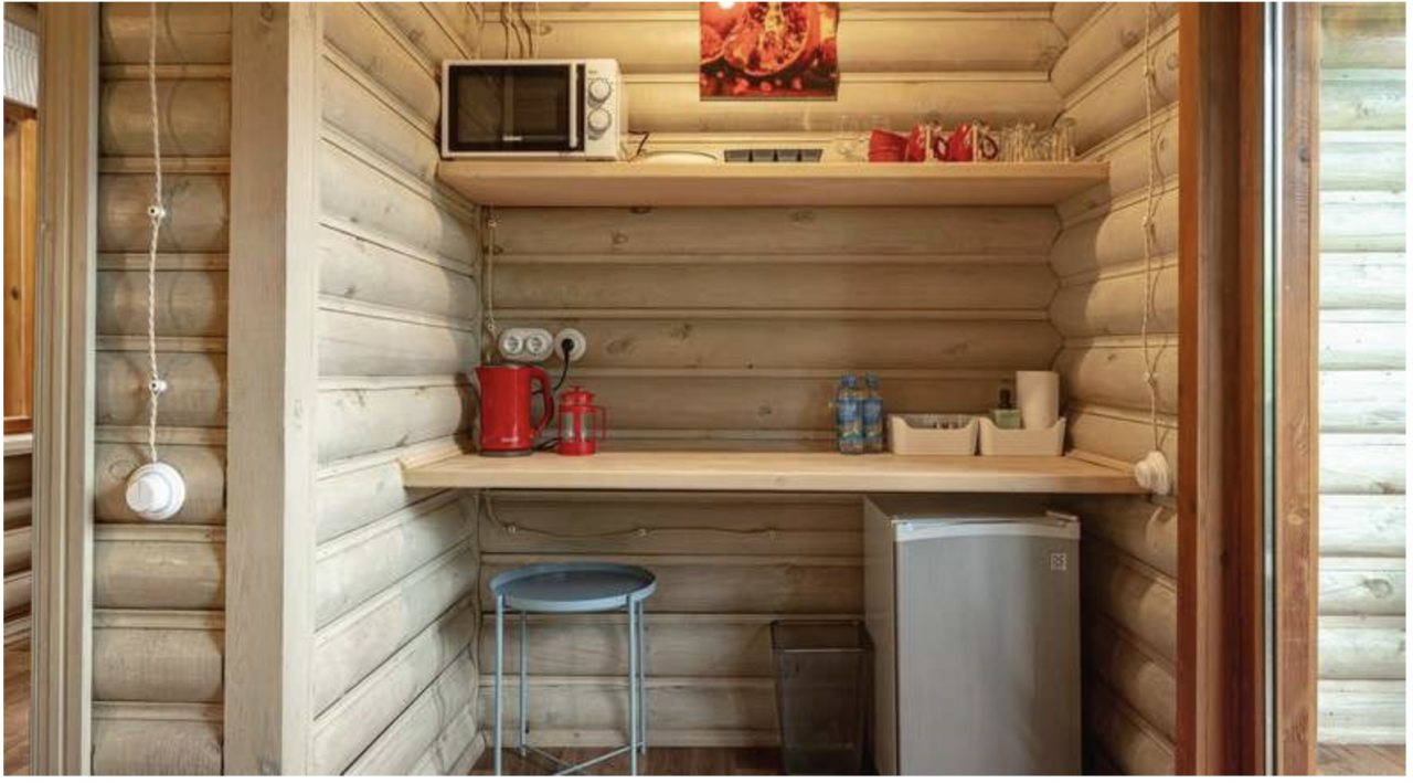 Трёхместный и более (Коттедж-сруб двухкомнатный с одной спальней и гостиной), Эко-отель Поляна Сказок