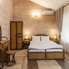 Трёхместный и более (Коттедж "Дзен" с Сауной и Хаммамом), Эко-отель Поляна Сказок