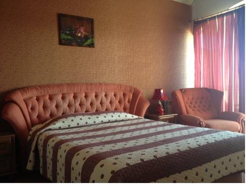Двухместный (Стандартный двухместный номер с 1 кроватью и балконом) отеля Эллинг у моря, Отрадное (Крым)