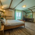 Люкс (С камином и джакузи), Гостевой дом Теремок Заволжский