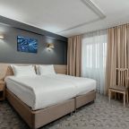 Студио (АМАКС), Гостиница АМАКС Золотое кольцо