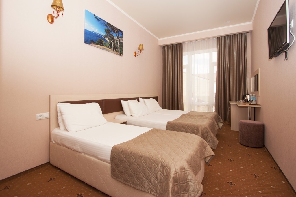 Трехместный (Стандарт) гостиницы Sunmarinn Resort All Inclusive, Анапа