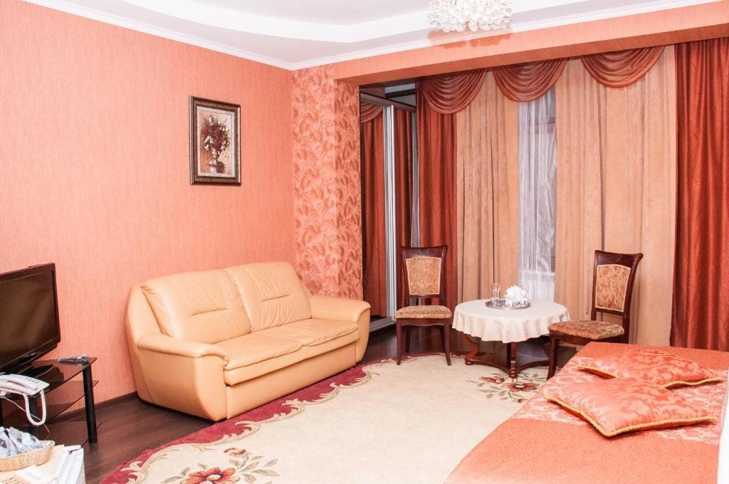 Двухместный (Номер Делюкс с кроватью размера «king-size») отеля Неолит, Ростов-на-Дону