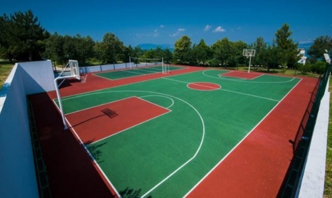 Спортивные площадки для игры в волейбол, баскетбол, бадминтон, Санаторий Надежда
