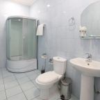 Ванная комната в номере гостиницы Мемфис, Красноярск
