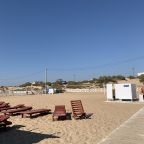 Оборудованный частный пляж на море, Гостиница Артика