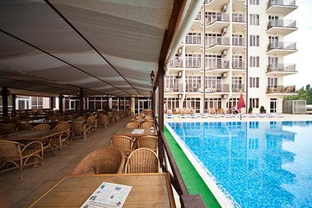 Бар у бассейна, Курортный отель Ателика Гранд Меридиан Витязево