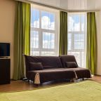 Студио, Гостиница Meridian Plaza