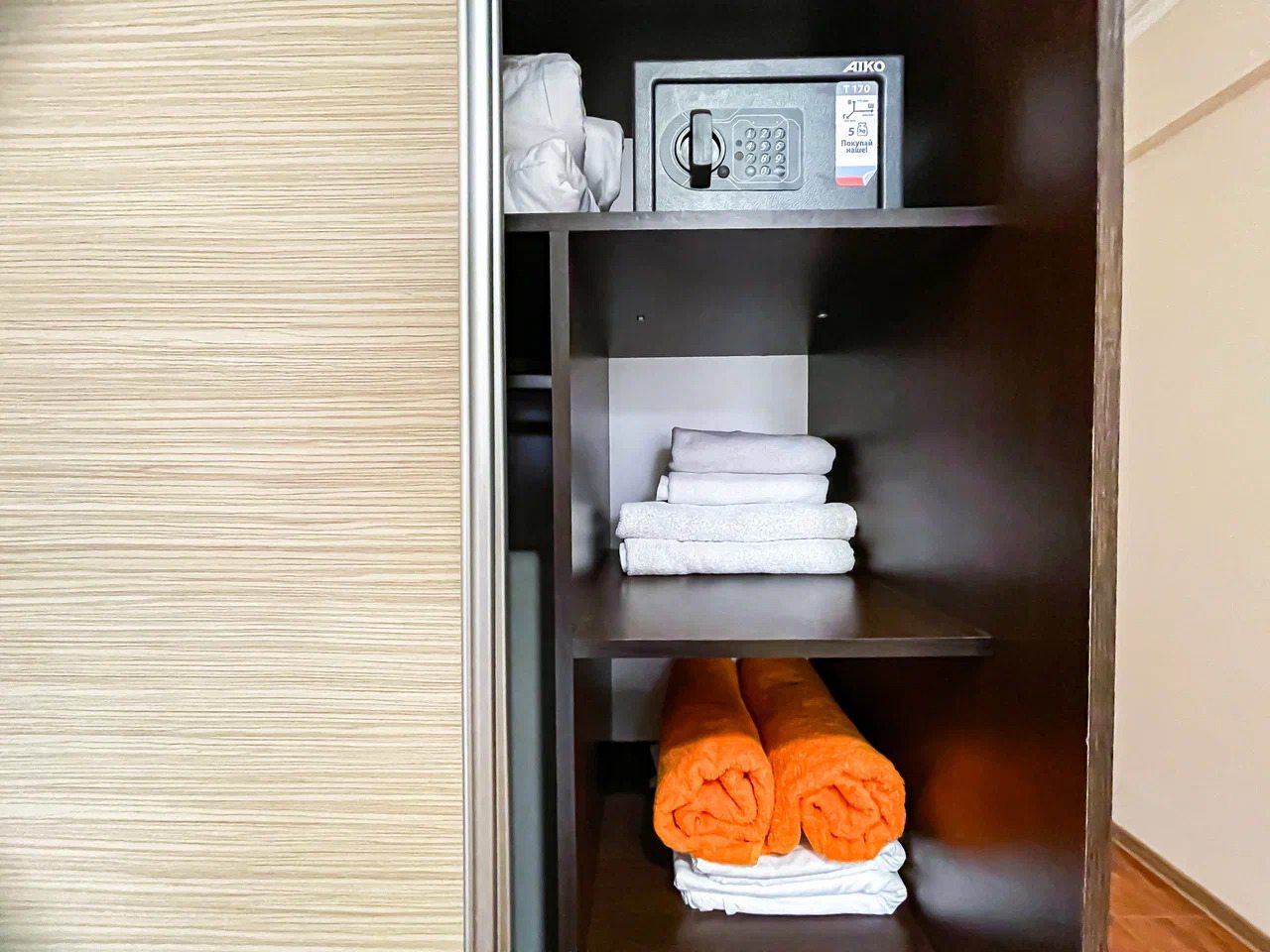 Люкс (Двухкомнатный), Гостиница Meridian Plaza