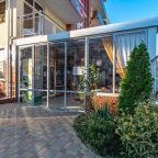 Своя ухоженная территория, Отель Gala Palmira