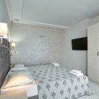 Четырехместный (Двухкомнатный улучшенный), Отель Гала-Пальмира