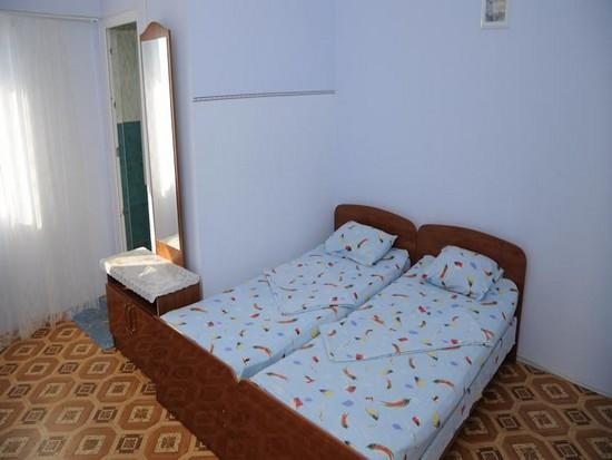 Трёхместный и более гостевого дома Новоселов, Витязево