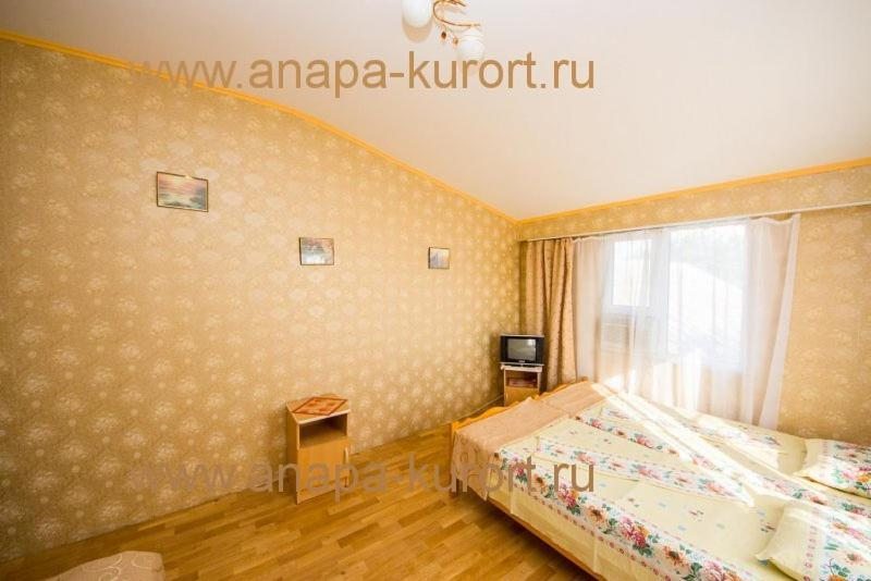 Трехместный (Бюджетный трехместный номер) гостевого дома Новоселов, Витязево