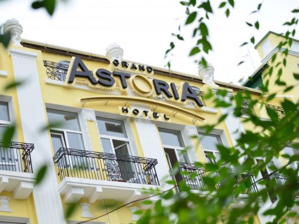 Отель Grand Astoria