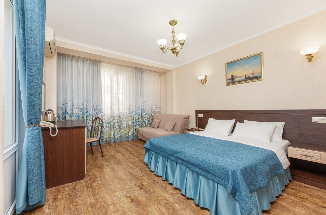 Двухместный (Стандарт 2-х местный) отеля Золотое руно, Витязево